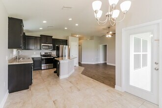 7083 Lamium Ct, Unit 187 in Brooksville, FL - Building Photo - Building Photo