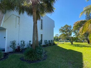 540 Canal Point S in Delray Beach, FL - Building Photo - Building Photo