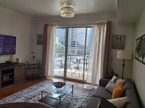 300 W 5th St, Unit 621 in Charlotte, NC - Foto de edificio - Building Photo