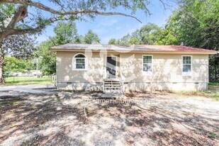 200 Sunstede Rd in Warner Robins, GA - Building Photo