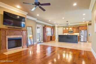 814 Flambant Dr in Broussard, LA - Building Photo - Building Photo