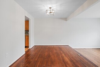 9913 Longford Ct in Vienna, VA - Building Photo - Building Photo
