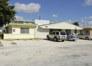 759 NE 128th St in North Miami, FL - Building Photo - Building Photo