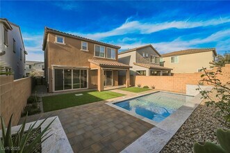 27 Santo Mio Ct in Henderson, NV - Building Photo - Building Photo