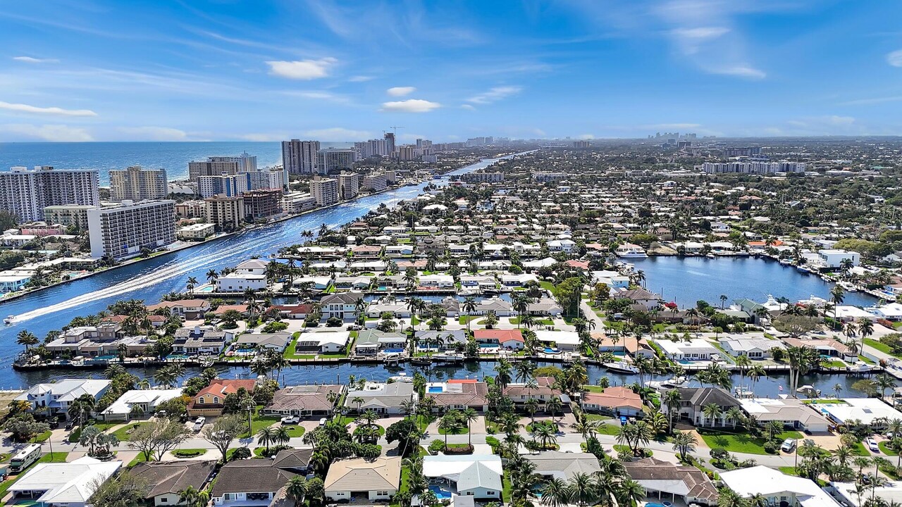 2724 NE 10th St in Pompano Beach, FL - Building Photo
