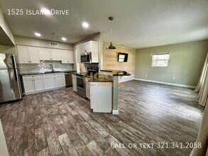 1525 Island Dr in Merritt Island, FL - Building Photo - Building Photo