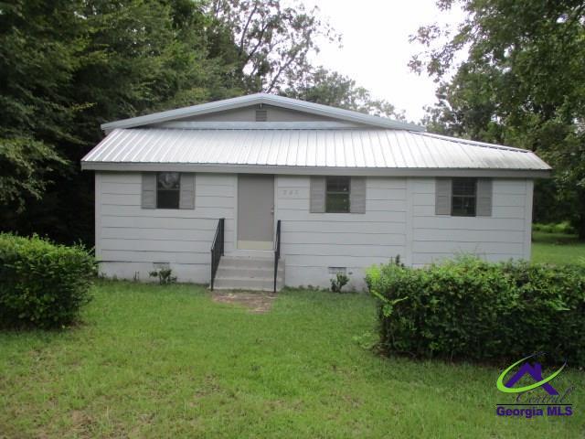 202 3rd St in Elko, GA - Building Photo