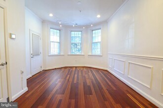 2721 13th St NW in Washington, DC - Foto de edificio - Building Photo