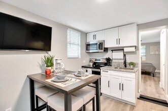 1235 Grove St in Clearwater, FL - Building Photo - Building Photo