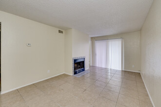 Papago Fairways in Phoenix, AZ - Foto de edificio - Interior Photo