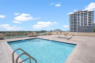 6362 Collins Ave in Miami Beach, FL - Building Photo - Building Photo