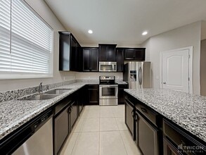 3273 Zander Dr in Eustis, FL - Building Photo - Building Photo