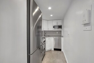 520 E 81st St in New York, NY - Building Photo - Building Photo