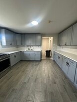 1065 Central Ave in Bridgeport, CT - Building Photo