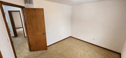 1216 Dale Ct NE in Grand Rapids, MI - Foto de edificio - Building Photo