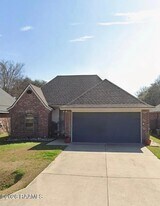 211 Milton Estates in Youngsville, LA - Building Photo