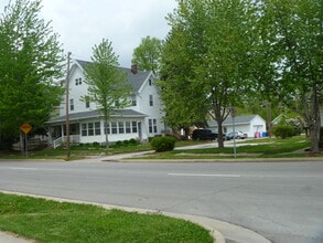 916 W 3rd St, Unit A in Marion, IN - Foto de edificio - Building Photo