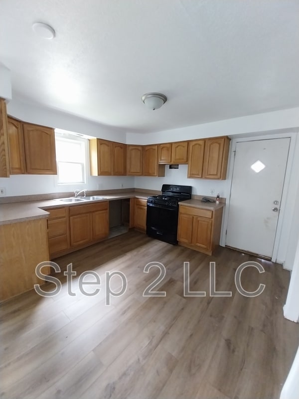 25670 Briardale Ave in Euclid, OH - Building Photo - Building Photo