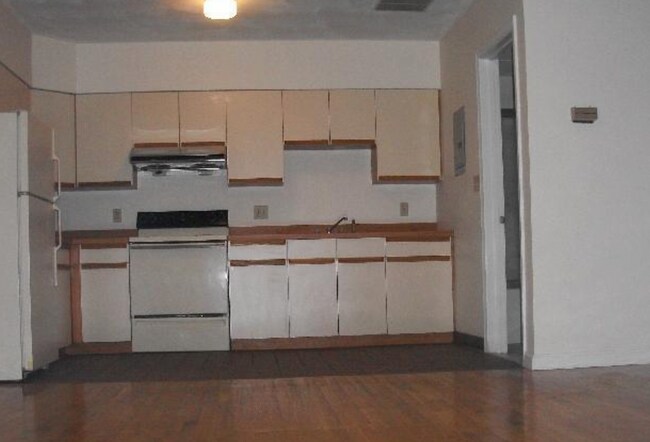 82 Essex St, Unit 82 in Boston, MA - Building Photo - Building Photo