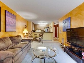 3030 Suncrest Dr in San Diego, CA - Building Photo - Building Photo