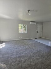 3806 Jumpoff Joe Creek Rd in Grants Pass, OR - Building Photo - Building Photo