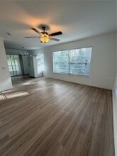 1203 E 5th Ave in Mount Dora, FL - Foto de edificio - Building Photo