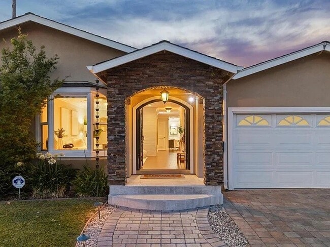 property at 1569 Duvall Dr