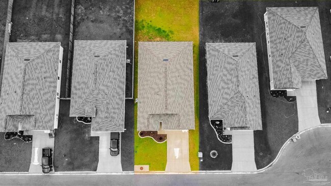 5396 Cornwall Dr in Milton, FL - Building Photo - Building Photo