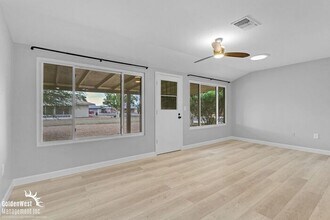 10343 W Floriade Dr in Sun City, AZ - Building Photo - Building Photo