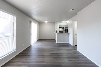 Woodridge on Buckner in Dallas, TX - Building Photo - Interior Photo