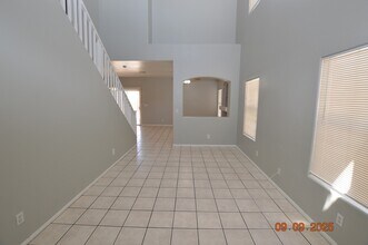 9078 Mountain Lakes Ave in Las Vegas, NV - Building Photo - Building Photo