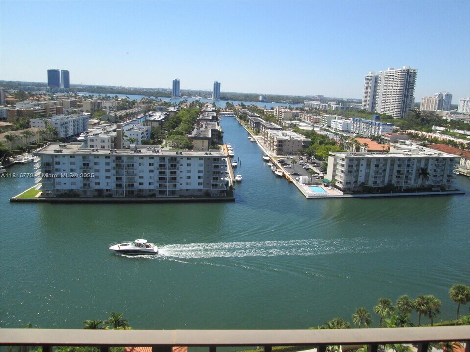 290 174th St in Sunny Isles Beach, FL - Building Photo