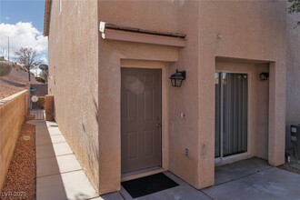 6596 Marilyn Monroe Ave in Las Vegas, NV - Building Photo - Building Photo