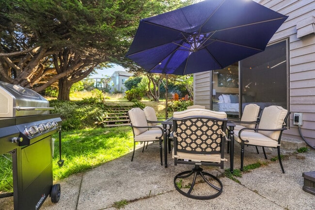 112 Duck Ct in Bodega Bay, CA - Building Photo - Building Photo