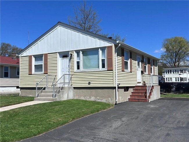 9 Custer Ave in Johnston, RI - Building Photo - Building Photo