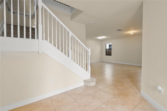 10021 NW 87th Ter in Doral, FL - Building Photo - Building Photo