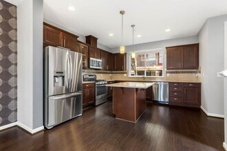 2506 Mulberry Walk NE in Issaquah, WA - Building Photo - Building Photo