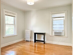14 Smythe St, Unit 3 in Brookline, MA - Building Photo - Building Photo