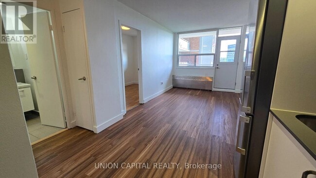 property at 407-230-1230 Oak St