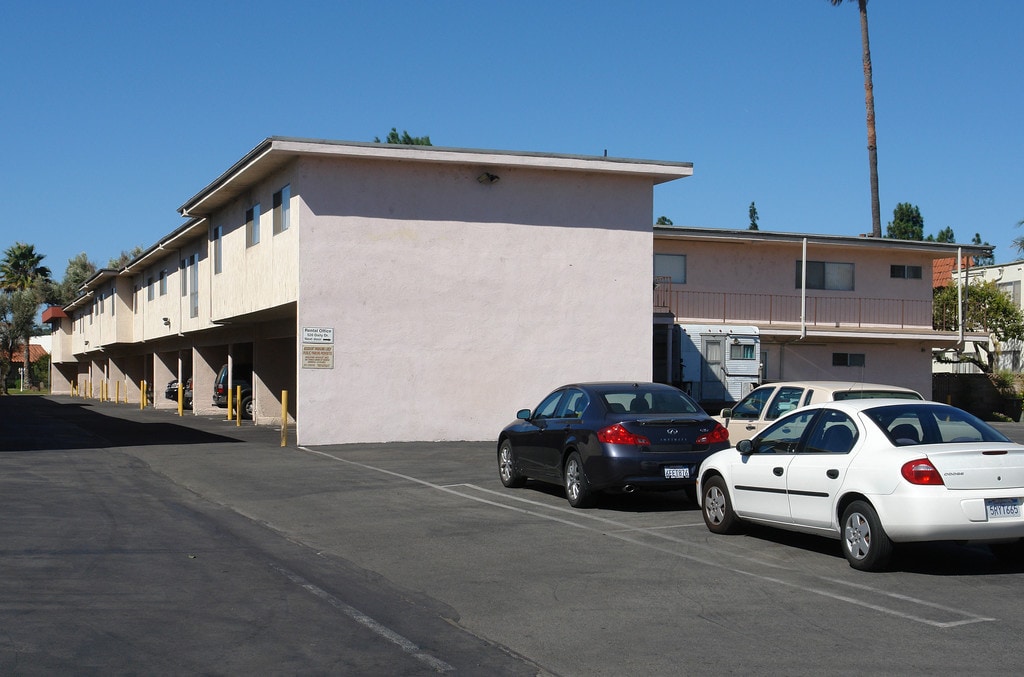 Las Posas Riviera Apartments Camarillo, CA Apartments For Rent