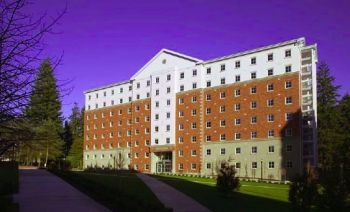 Bachelor Enlisted Quarters Bldg 1044 in Bremerton, WA - Foto de edificio