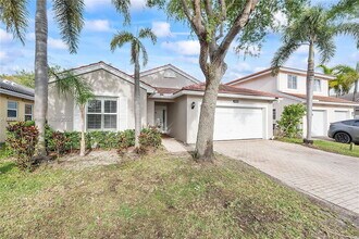 4945 SW 34th Terrace in Fort Lauderdale, FL - Building Photo - Building Photo