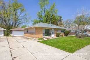 336 Waldmann Dr in Park Forest, IL - Building Photo