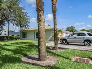 528 13th Pl in Vero Beach, FL - Building Photo - Building Photo