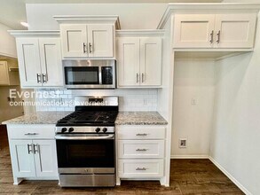 321 E Redwood St in Coweta, OK - Building Photo - Building Photo