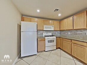 9580 W Reno Ave, Unit 256 in Las Vegas, NV - Building Photo - Building Photo