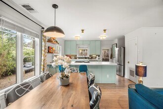 909 Shelley Ave in Austin, TX - Building Photo - Building Photo