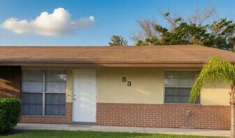 53 SE Mead Pl, Unit 53 Mead Pl in Stuart, FL - Building Photo