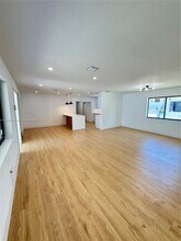 2440 NW 68th St in Miami, FL - Building Photo - Building Photo