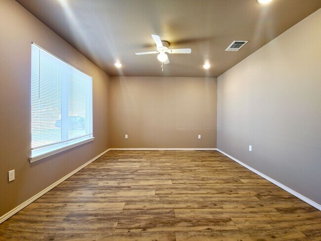 3613 E 3rd Pl in Lubbock, TX - Building Photo - Building Photo